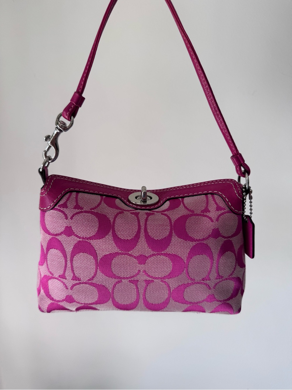 Y2K Coach Hot Pink Mini Turnlock - Picture 3 of 10